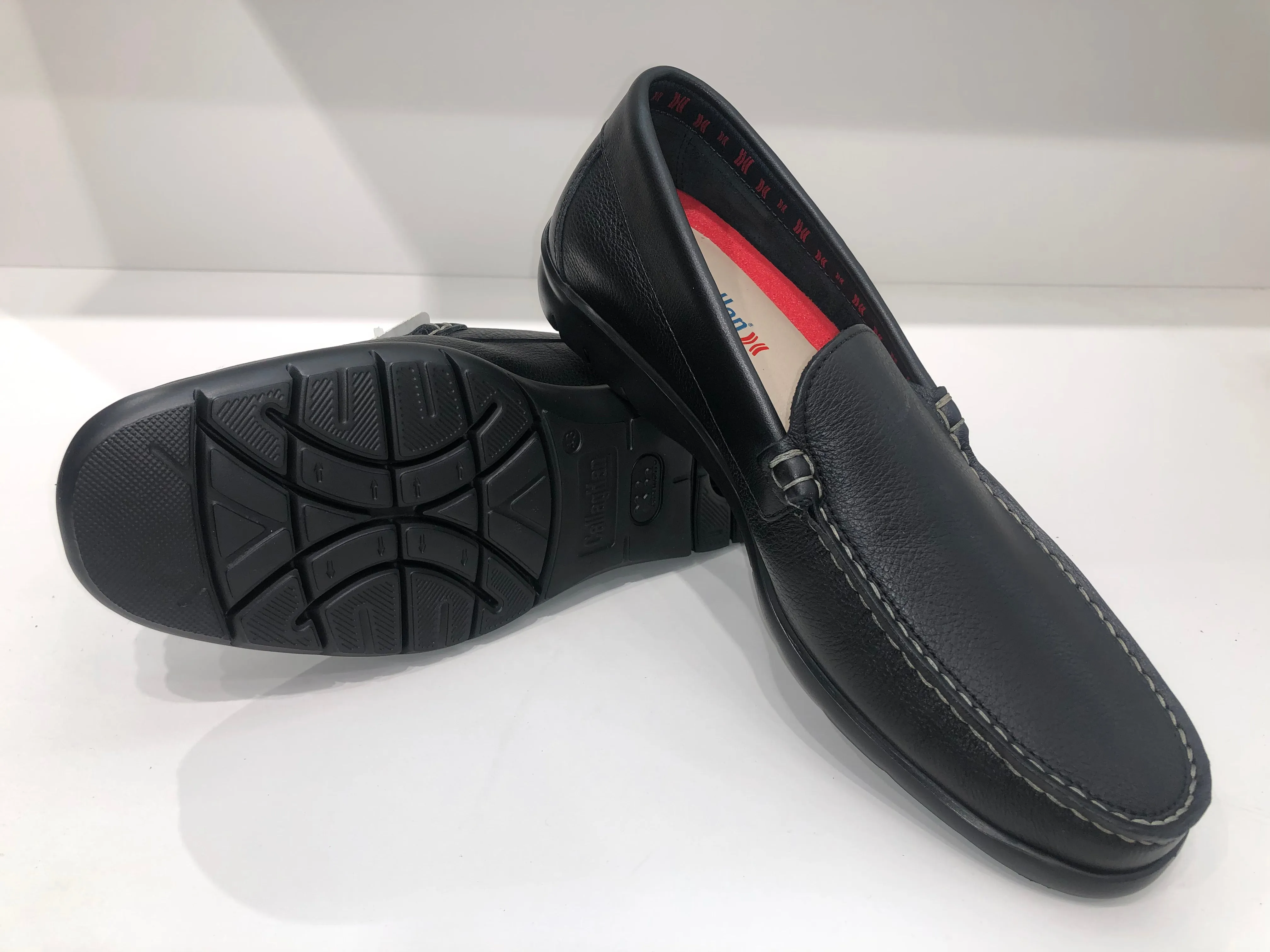 18001 BLACK