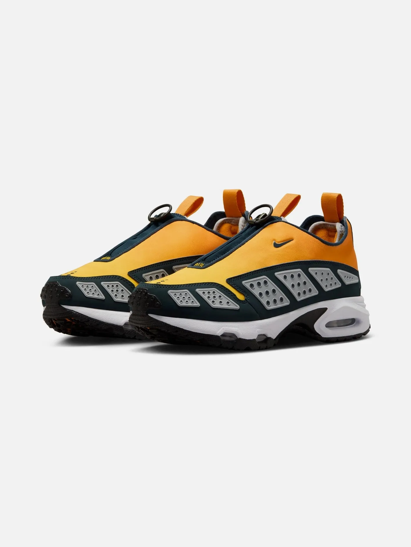 Air Max SNDR "Canyon Gold"