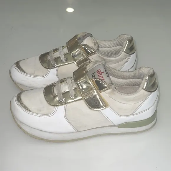 Authentic Moschino little girls signature sneakers sz 1