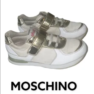 Authentic Moschino little girls signature sneakers sz 1