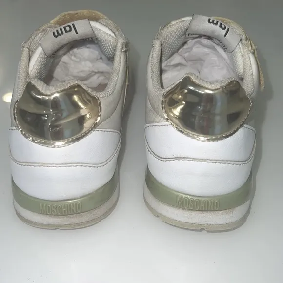 Authentic Moschino little girls signature sneakers sz 1