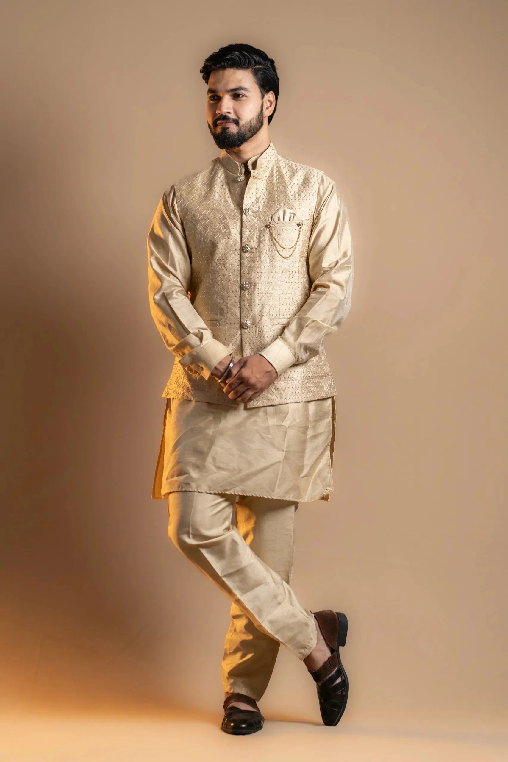 Cream-colored Kurta-pajama Set