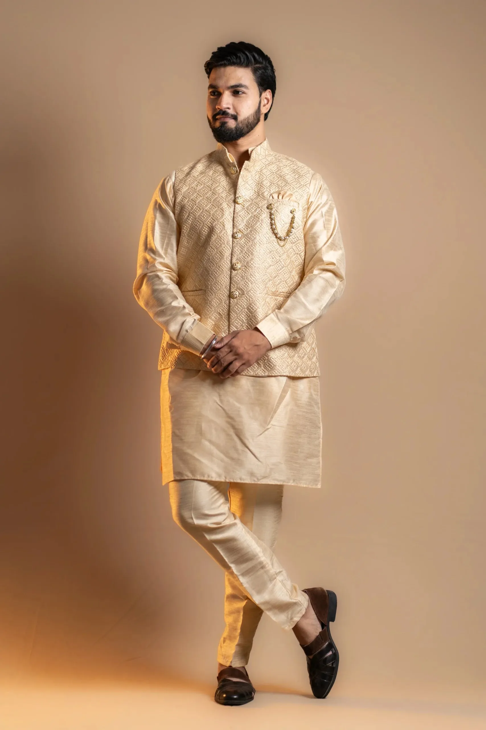 Cream-colored Kurta-pajama Set