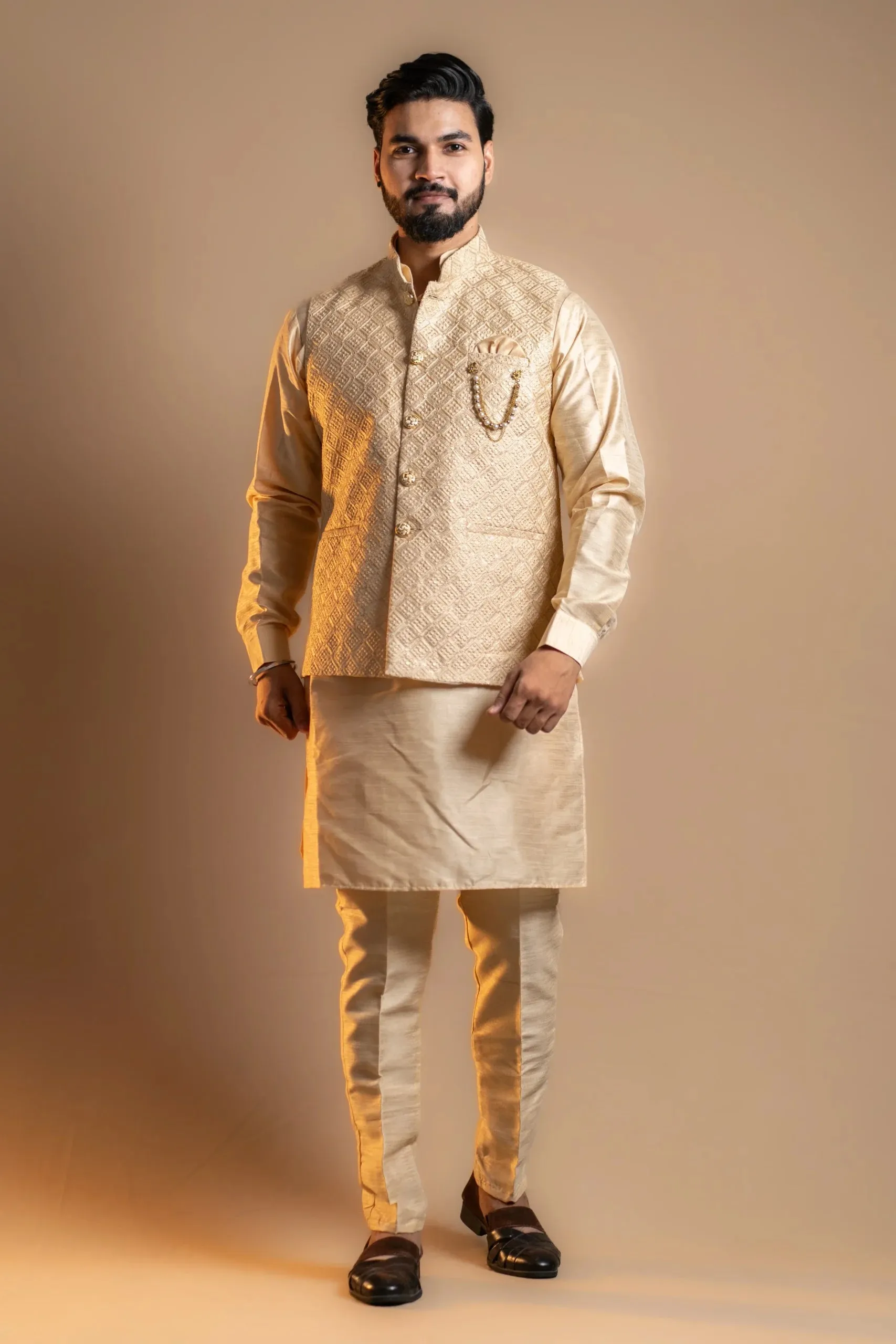 Cream-colored Kurta-pajama Set
