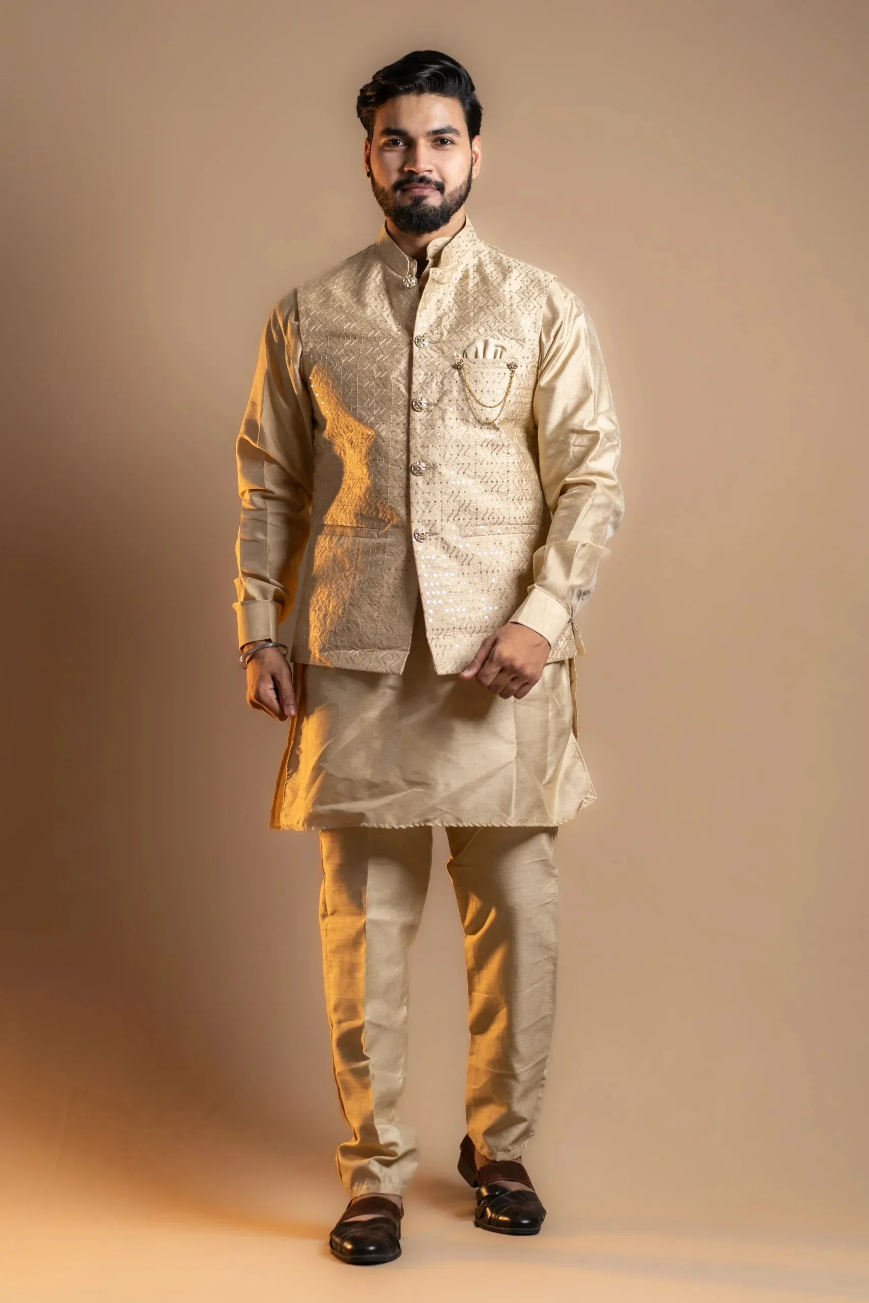 Cream-colored Kurta-pajama Set