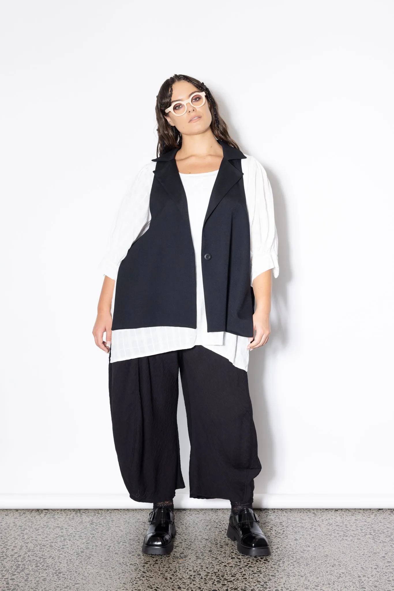 Curve Pleat Pant - Black