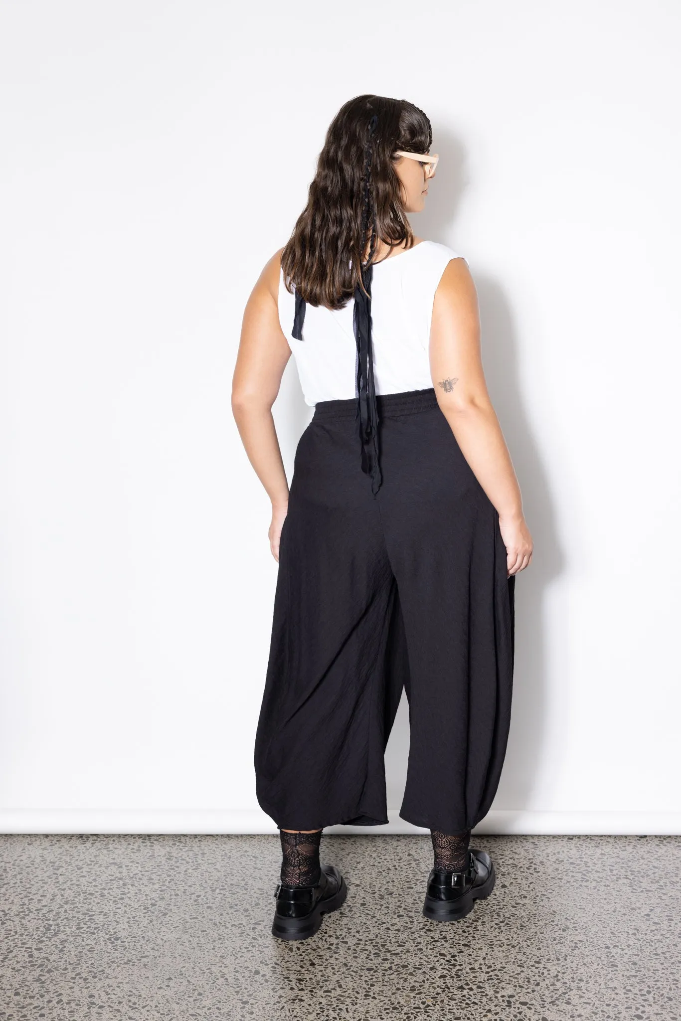 Curve Pleat Pant - Black