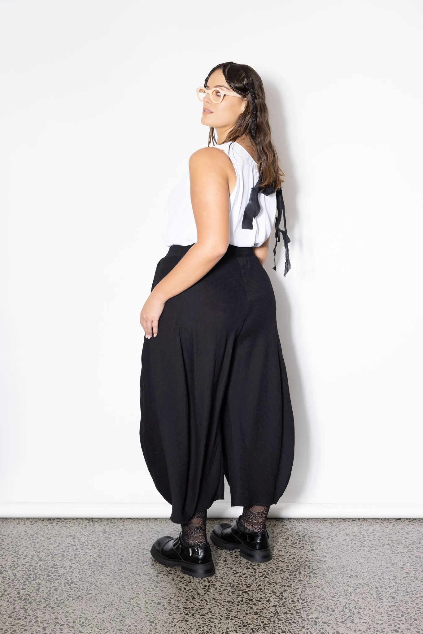 Curve Pleat Pant - Black