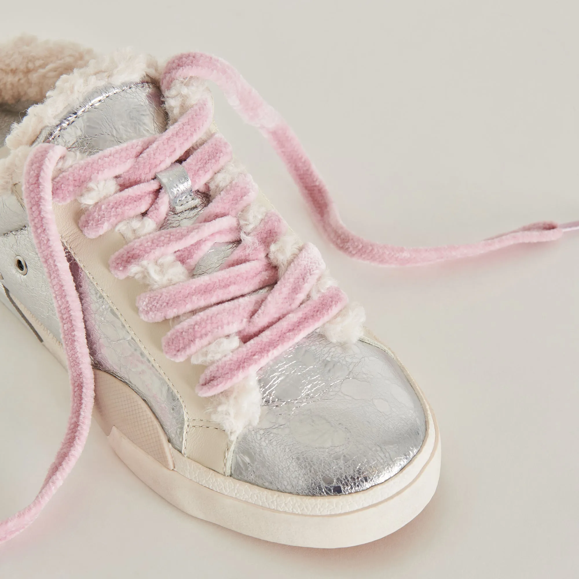 FUZZY LACE PINK