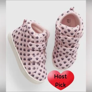 Light Sneakers