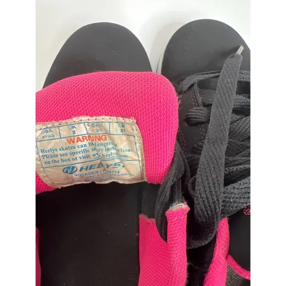 Heelys Voyager Black Barbie Pink Wheeled Sneakers Shoes Sz 3 Girl