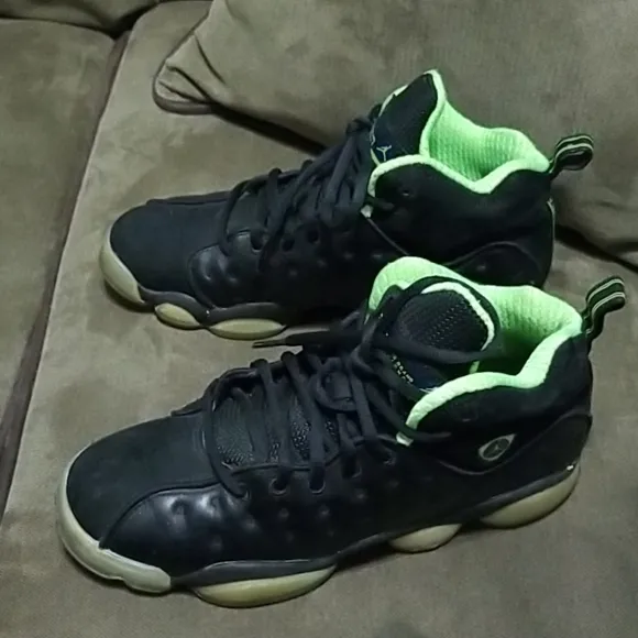 Hp🎉🎊🎯 Jordan jump man team 2, 6.5 youth big girl sneaker