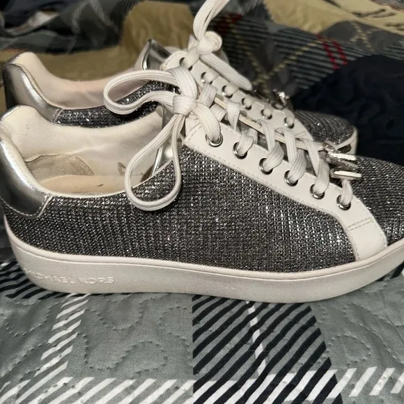 Michael Kors Poppy Lace up Glitter Chain Mesh sneakers size 6 White Silver​​