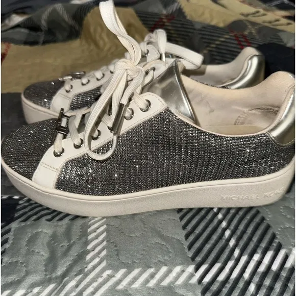Michael Kors Poppy Lace up Glitter Chain Mesh sneakers size 6 White Silver​​