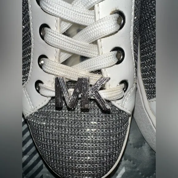 Michael Kors Poppy Lace up Glitter Chain Mesh sneakers size 6 White Silver​​