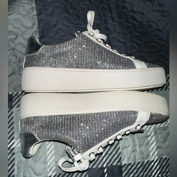 Michael Kors Poppy Lace up Glitter Chain Mesh sneakers size 6 White Silver​​
