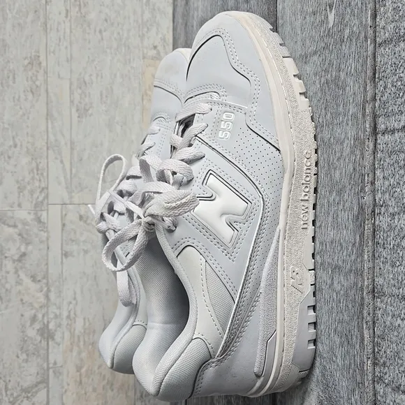 New Balance 550s Mens 6.5 Equal Womans 8