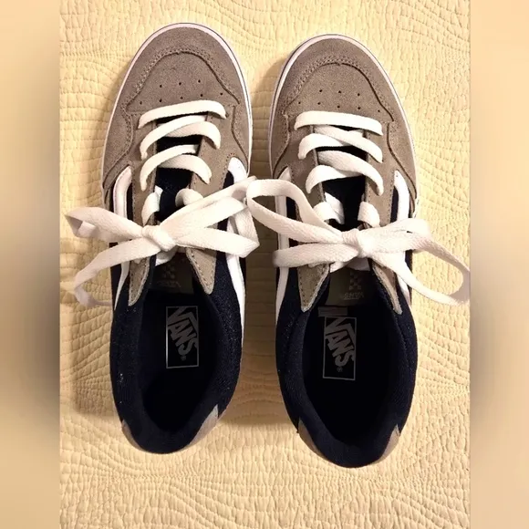 NIB Vans Caldrone Suede Mesh Boys Sneaker