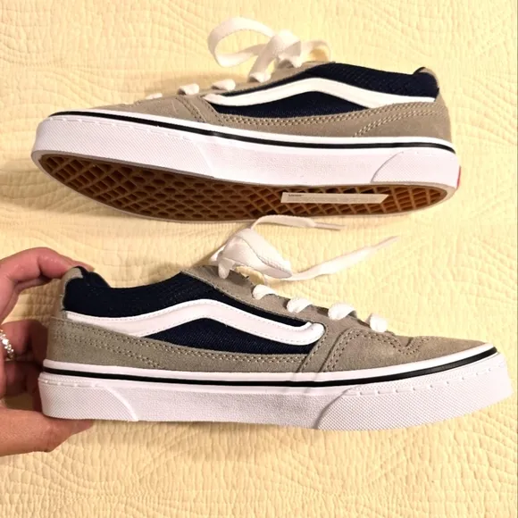 NIB Vans Caldrone Suede Mesh Boys Sneaker