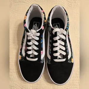 NIB Vans Old Skool Wild Bouquet Floral Sneakers