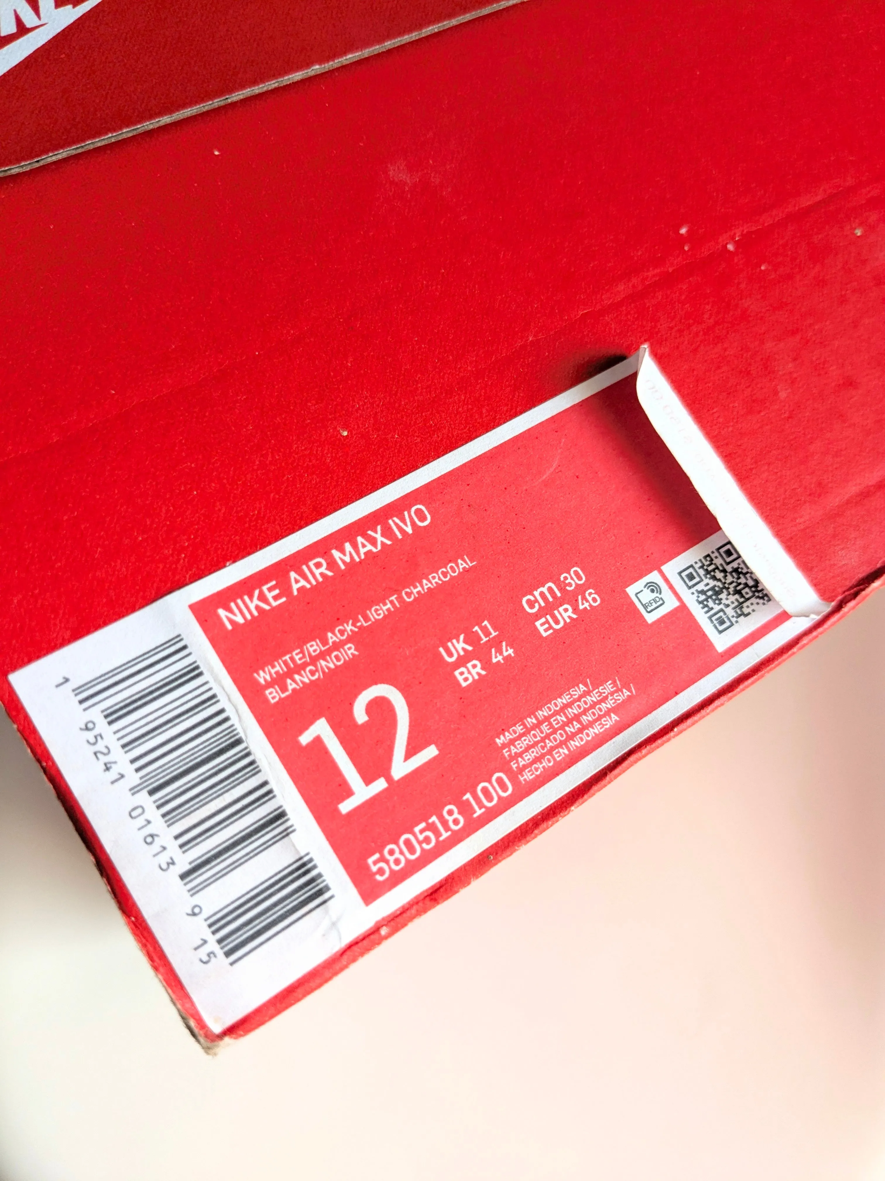 NIKE AIR MAX IVO (USED)
