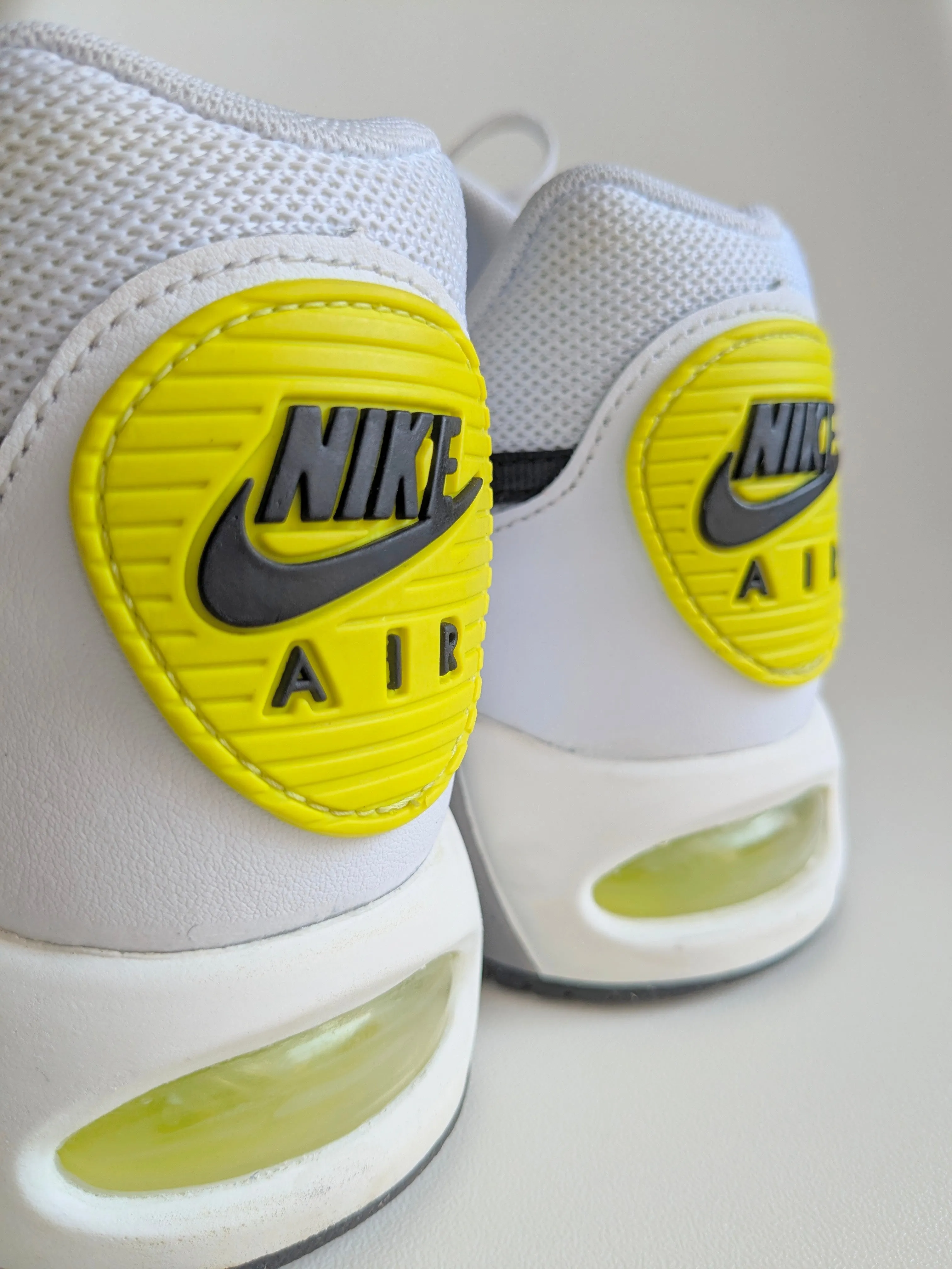 NIKE AIR MAX IVO (USED)