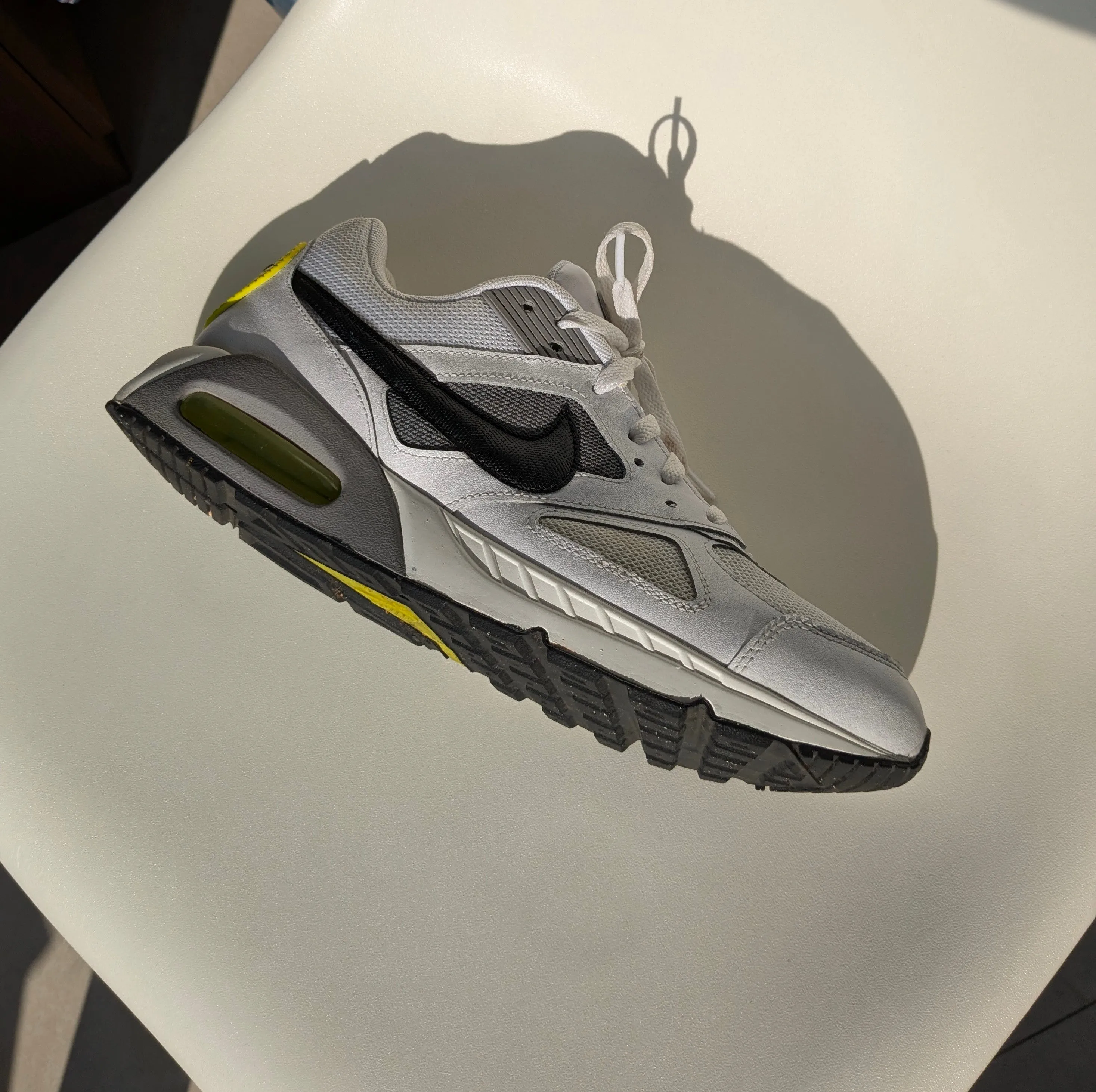 NIKE AIR MAX IVO (USED)