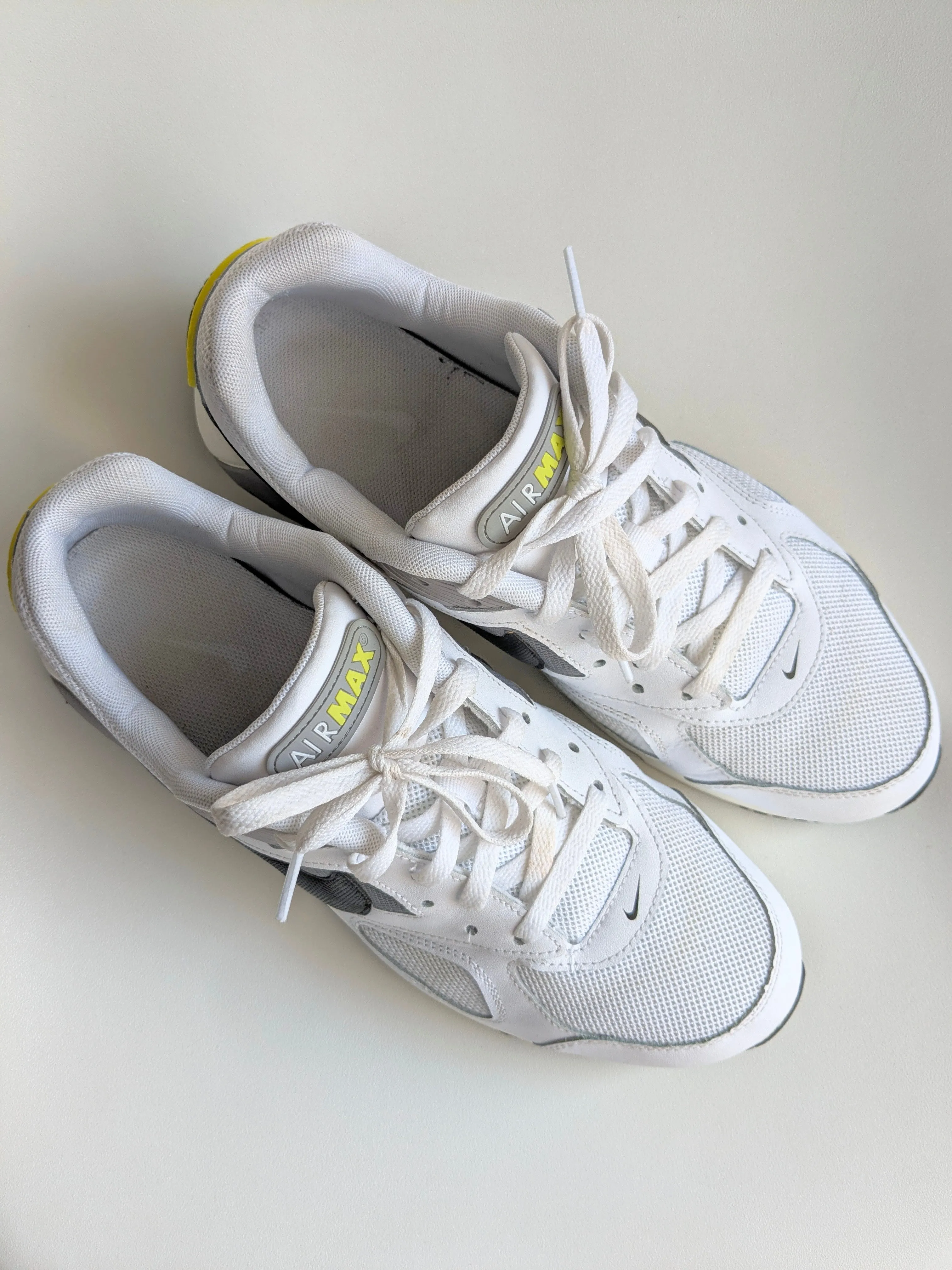 NIKE AIR MAX IVO (USED)