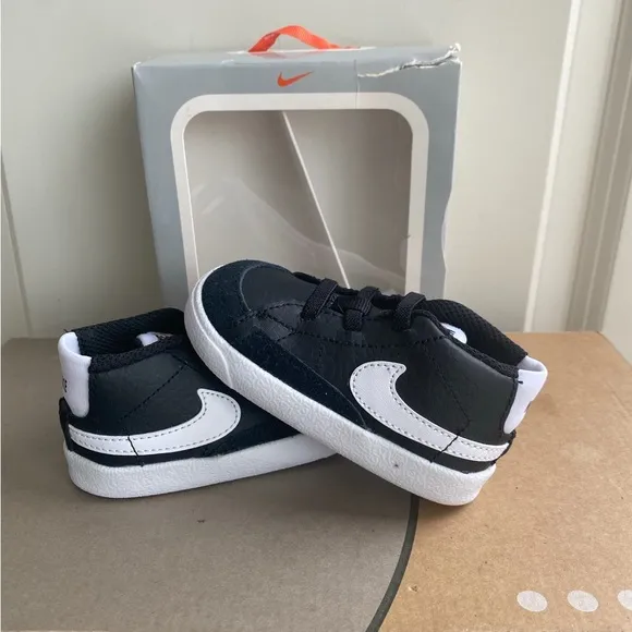 Nike Blazer Sneakers Baby Black/White - SZ 4 C
