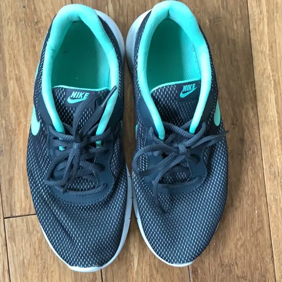 NIKE Flex Lite Weight Athletic Sneaker sz 6Y/7.5W