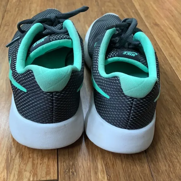NIKE Flex Lite Weight Athletic Sneaker sz 6Y/7.5W
