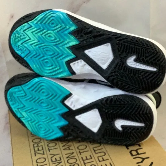 NWT Nike - Move to Zero Kyrie 8 Sneaker Black/Black White-Light Girls Size 2