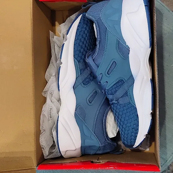 Propet women's ultra weave sneaker-NEW