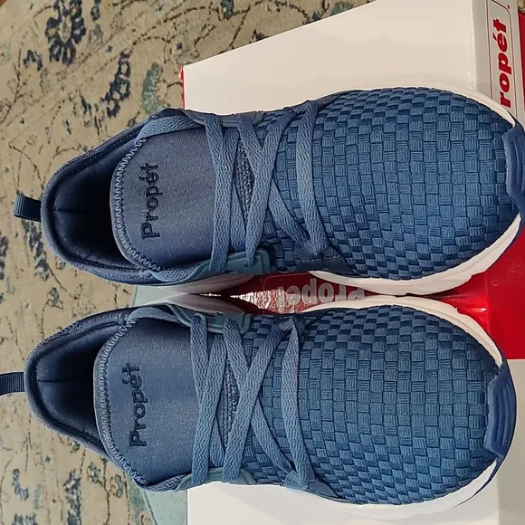 Propet women's ultra weave sneaker-NEW