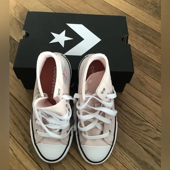 Rare! NWT Little girls converse sneaker 12 embroidered mushrooms pink