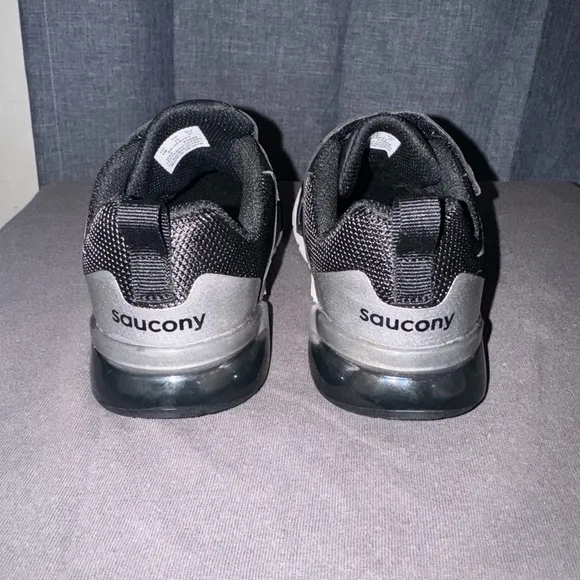 Saucony Boy's Flash-Glow-2.0 Sneakers Light Up Black Size 1M