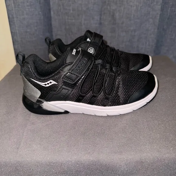 Saucony Boy's Flash-Glow-2.0 Sneakers Light Up Black Size 1M