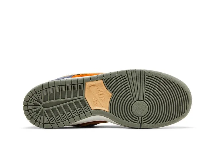 SB Dunk Low Light Carbon Monarch