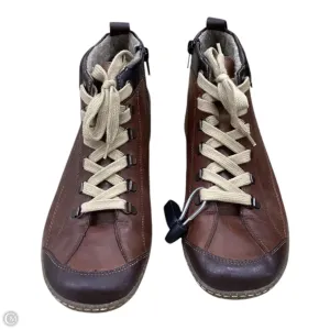 Shoes Flats By Cmc In Brown, Size: 12