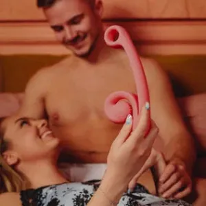 Snail Vibe Curve Ultra Powerful 2 Motor Dual Stimulating Vibrator - Peach