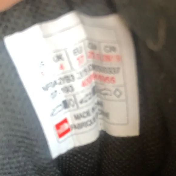 The North Face Junior Winter Sneaker. Hydroseal. Waterproof. Size 5