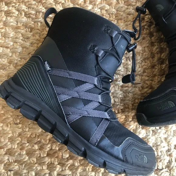 The North Face Junior Winter Sneaker. Hydroseal. Waterproof. Size 5