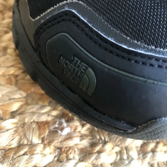 The North Face Junior Winter Sneaker. Hydroseal. Waterproof. Size 5