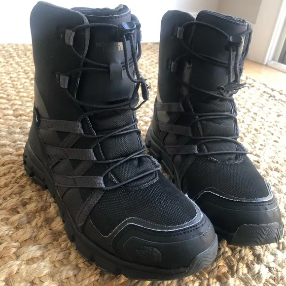 The North Face Junior Winter Sneaker. Hydroseal. Waterproof. Size 5