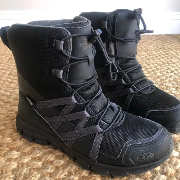 The North Face Junior Winter Sneaker. Hydroseal. Waterproof. Size 5