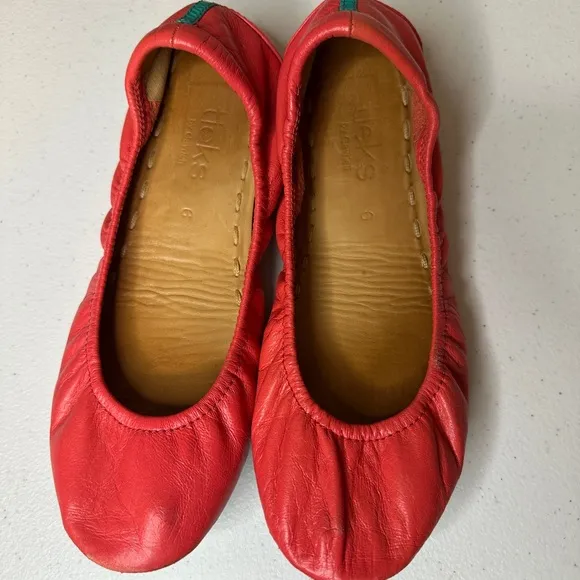 Tieks Coral Poppy Ballet Flats Womens Size 6 Coral