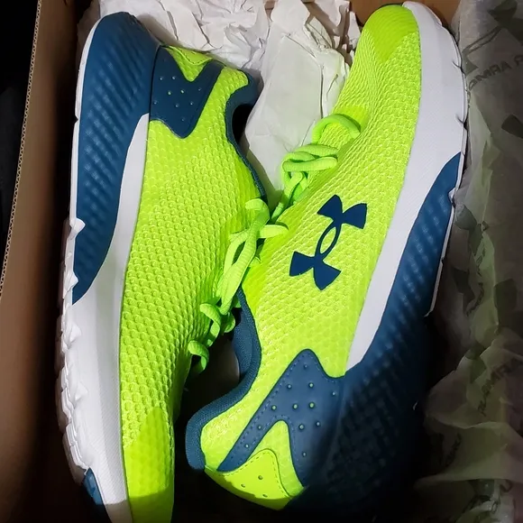 Under Armour Grade School Charged Rogue 3 Sneakers Size 7