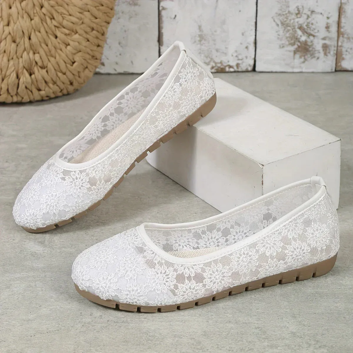 Verity® | Ballerina flats with a floral pattern