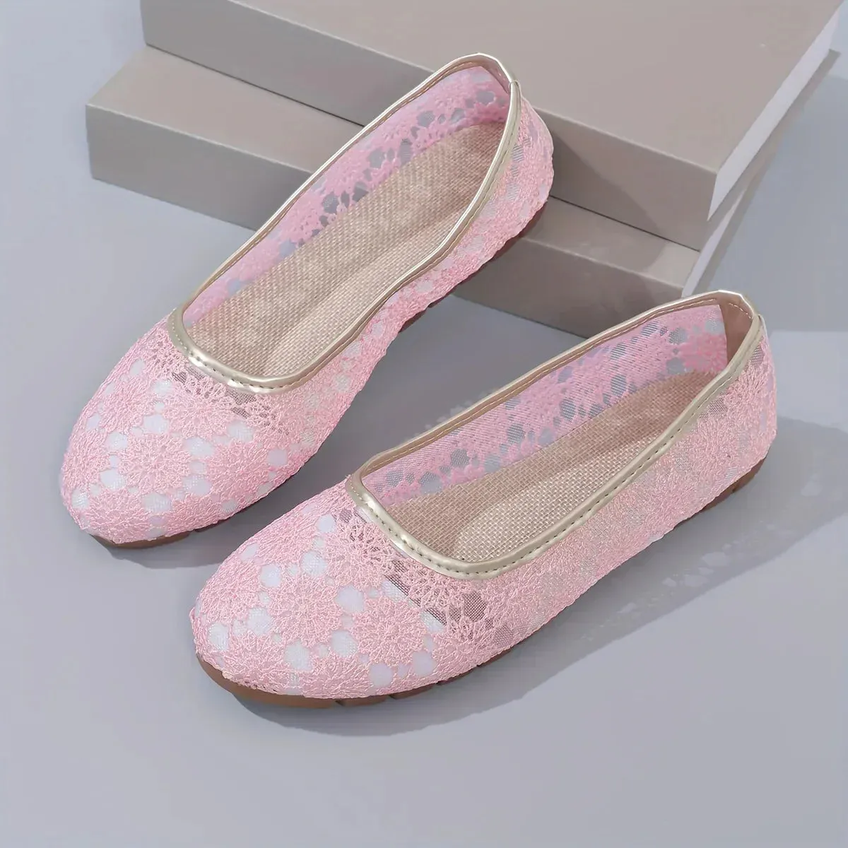 Verity® | Ballerina flats with a floral pattern