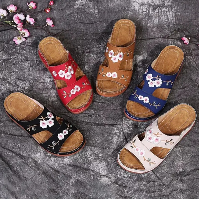 Women Embroidery Slide Sandals without Grinding Feet Breathable Slippers Suitable for Camping Indoor Walking
